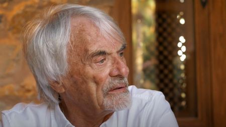 Bernie Ecclestone a cumpărat yachtul de 20 de milioane de euro al prietenului său Flavio Briatore, cu doar 7 milioane de euro, după ce acesta a fost confiscat de poliție și scos la licitație!