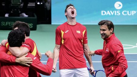 De asta au refuzat, de fapt, Jannik Sinner și Carlos Alcaraz să joace în Cupa Davis? Câți bani primește noua campioană, care se va decide între Italia și Spania