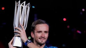 "Îmi fac treaba, boom! Gata!" | Așa arată schimbarea de gardă în tenisul masculin. Daniil Medvedev a câștigat finala de la Shanghai și al doilea titlu consecutiv în seria Masters