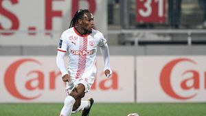 Transfer spectaculos reușit de Oțelul Galați! Fundașul francez coleg de generație cu Adrien Rabiot și Kingsley Coman a semnat cu echipa lui Dorinel Munteanu