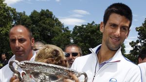 Mii de sârbi au ieșit în stradă și au sărbătorit victoria lui Djokovic, a echipei de polo și "argintul" la handbal: **"Nole, tu ești inima Serbiei!"