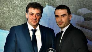 Cutremurul de la CCA. Postul lui Vassaras, atacat de Hațegan