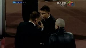 VIDEO Fanii lui Dinamo au comis-o din nou, arbitrul a întrerupt meciul! Ce s-a întâmplat în repriza a doua a meciului cu Chiajna