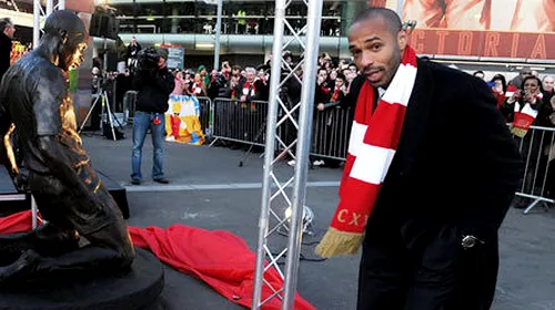 VIDEO** Arsenal i-a făcut statuie lui Thierry Henry! Francezul nu s-a putut abține și a izbucnit în lacrimi de emoție