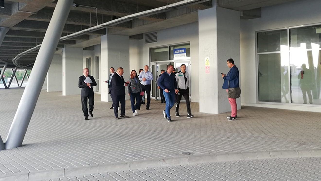 Victor Piţurcă şi primarul Craiovei au discutat 7 ore problema gazonului de pe "Ion Oblemenco”! Ce au stabilit şi de cine depinde schimbarea suprafeţei de joc