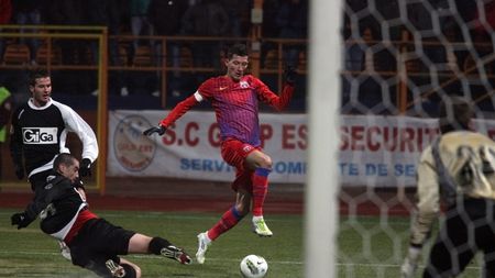 Gigi îl ia din nou în brațe pe Mihai Costea: "REGRET că l-am făcut măscărici!"** Ce a vrut de fapt să spună Becali