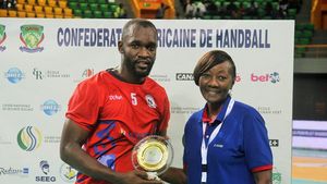 Transferul ratat de Dinamo pentru „dubla" cu Sporting doare acum și mai mult după eliminarea din Liga Campionilor: „Federația a fost pasivă, ca să mă exprim frumos și să nu deschid un subiect delicat. Nu știm să ne respectăm între noi și asta doare" + replică pentru Vasile Stângă