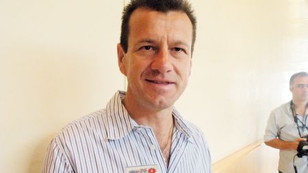 Dunga, suporterul de lux al Stelei:** "Îi țin pumnii lui Lăcătuș"