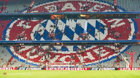 ADVERTORIAL | Bayern – Manchester United, șocul primei etape din Liga Campionilor. Cotă de peste 130, pe Betano, cu Bet Builder!