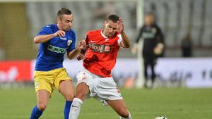 "Lupii" vor avea un suporter de lux în Cehia. "Îmi lipsește Petrolul". Boudjemaa mizează pe Mutu