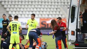 Verdictul medicilor pentru Luca Mihai este crunt, după Dinamo - Poli Iași 1-0! Nu aude cu urechea unde a fost lovit și primul diagnostic e dur