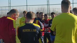 Costel Enache încearcă să fie pozitiv în privinţa reluării campionatului Ligii 2: ”Luna mai o văd plină de fotbal.” Cum se descurcă petroliştii şi ce spune antrenorul despre incertitudinea în care ne aflăm | INTERVIU