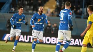 Denis Alibec a devenit „profesor” printre puștii lui Gheorghe Hagi! Ce îi învață pe tinerii de la Farul Constanța: „Atunci devii fotbalist mare!”