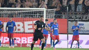 Istvan Kovacs, decizii care au făcut derby-ul Dinamo - FCSB să „explodeze”