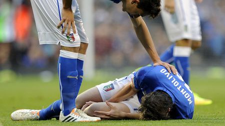 Riccardo Montolivo, în pericol să rateze Campionatul European de Fotbal din Franța