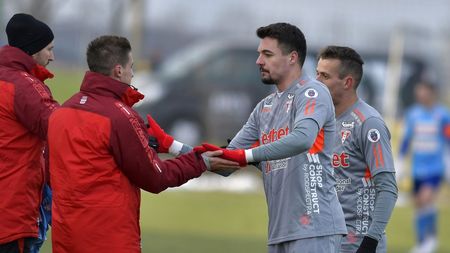 Laszlo Balint, impresionat de Adrian Petre: „Dacă o va ține tot așa, ar putea fi următorul atacant al echipei naționale!”. Antrenorul echipei UTA Arad a urmărit la TV meciul cu FC Botoșani