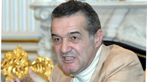 Becali: "Greșelile din Giulești nu au fost întâmplătoare!** În arbitraj sunt cei mai mari lupi"