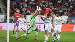 Valeriu Iftime, scos din sărite de un fotbalist din lotul lui Marius Croitoru: „L-am înjurat, am urlat singur ca prostul. Dă drumul la minge, băi lunganule”