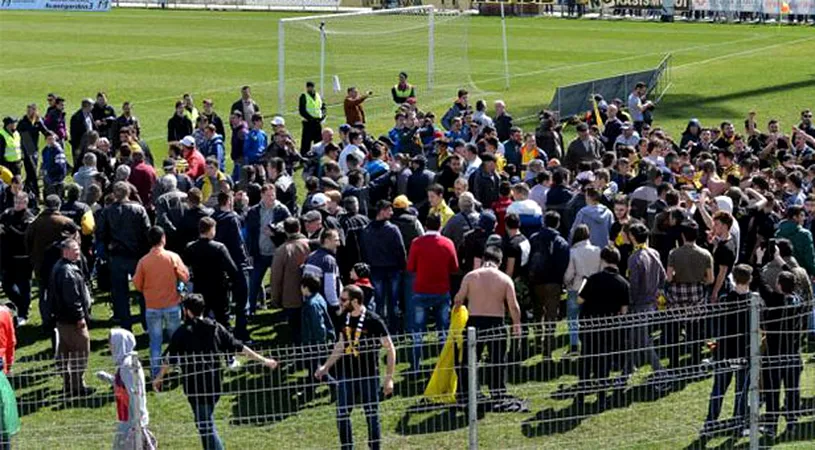 Gest impresionant al fanilor FC Brașov.** Jucătorii 