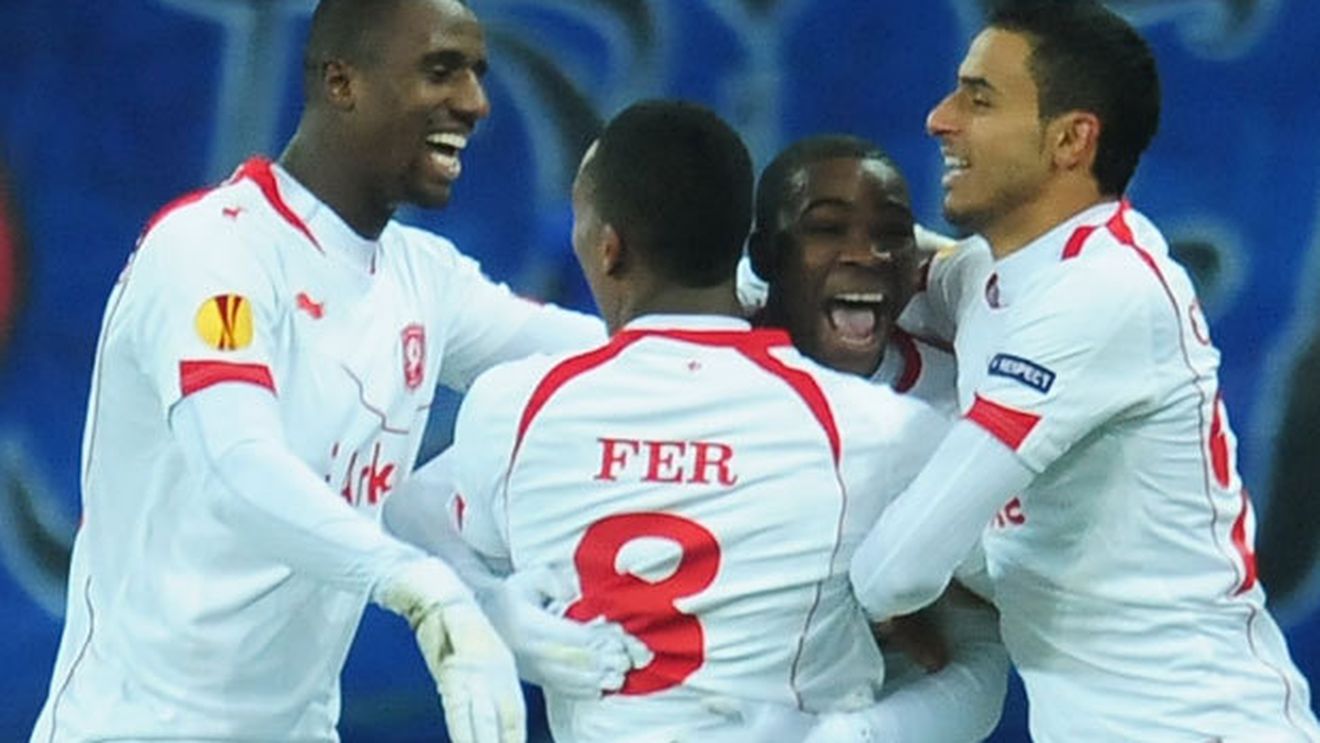 FOTO Zeificat de steliști, muritor printre olandezi!** Metoda prin care cei de la Twente îl fac pe Ola John să nu-și ia aere