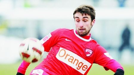 Prima surpriză a lui Andone!** Bakaj, titular în premieră