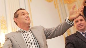 Becali, despre situația Timișoarei: "Un fleac, nu mă interesează!"** Cum a luat Dinamo licența cu 3 milioane de euro datorii