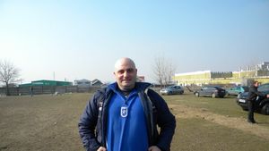 Sepsi stinge o altă fumigenă a lui Adrian Mititelu: „Actul a fost semnat de Cătălin Rizan imediat după ce FCU a venit cu autocarul la stadion. Dânsul este filmat pe camere!” | EXCLUSIV