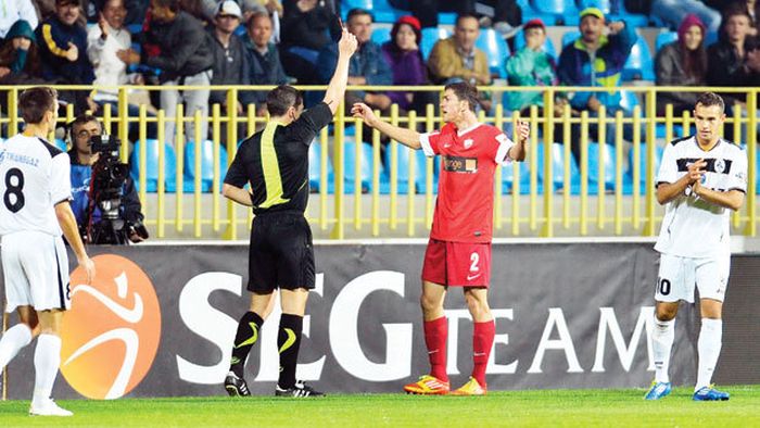 Nica regretă eliminarea de la Mediaș, dar se revanșează cu o declarație pe gustul fanilor:** "Degeaba spune lumea că Steaua e deja campioană!"