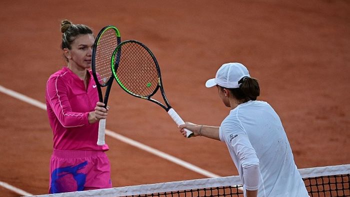 Iga Swiatek, prima reacție după ce a bătut-o pe Simona Halep în optimile Roland Garros: „N-am cuvinte! Sunt surprinsă că am învins”
