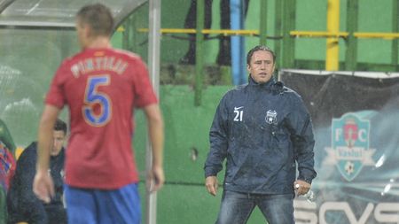 A fost prea mult pentru Reghe!** Cum a reacționat după ce Steaua a pierdut un meci în care a DOMINAT 60 de minute! "Toți lângă mine!" Ce și-a pus jucătorii să facă: