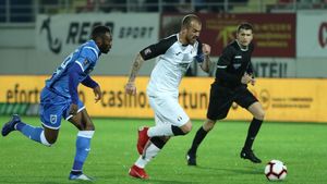 "U" Craiova - Astra Giurgiu 1-0. Să vină "Piți" la băieți! Oltenii câștigă chinuit și îl așteaptă pe Victor Pițurcă. Bancu, talismanul juveților