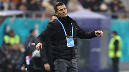 Gâlcă taie în carne vie şi dă afară 5 fotbalişti! Lista neagră de la Rapid