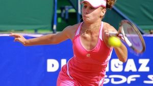 Învinsă de Hingis. Elena Bogdan și Nicole Melichar, break în primul game plătit cu 12 game-uri pierdute la rând. Seria continuă pentru Martina Hingis, alături de Sania Mirza