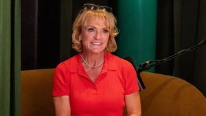 „Ce dracu’ se întâmplă?”. Reacția mamei youtuberului când agenții au intrat în vilă pentru percheziții