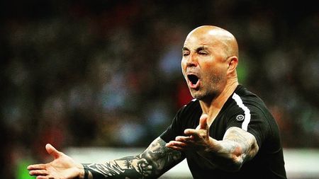 Sampaoli a prins curaj după ce a fost făcut praf în grupele Campionatului Mondial! S-a șters de praf și a anunțat: "Le vom face viața grea francezilor. Vom intra cu cuțitele în gură!"