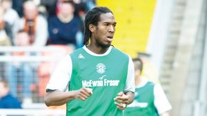 Au sosit întăririle la Dinamo: Steven Thicot a semnat pe 3 ani! "Câinii" mai așteaptă un atacant african