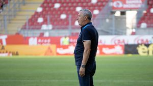 Mircea Rednic a intrat în conflict cu suporterii, după UTA Arad - FC Voluntari! Antrenorul nu s-a putut abține: „Ce vreți, bă?”