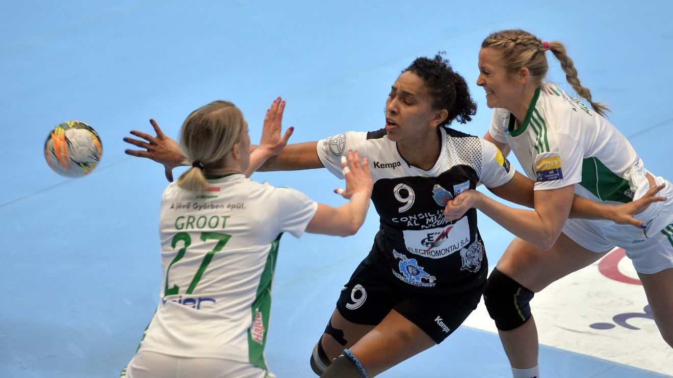 CSM București a fost aproape de o înfrângere la Roman! Campioana a plecat cu toate punctele, dar echipa trece printr-o criză, problema fiind în vestiar