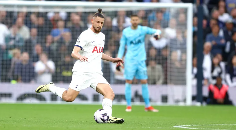 Radu Drăgușin i-a înfuriat total pe fanii lui Tottenham la meciul cu Manchester City! „Reziliați-i contractul!”