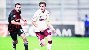 Lazăr: "Șanse mici să ajung la Steaua sau Dinamo"!** Giuleștenii, aproape de aducerea unui internațional de tineret