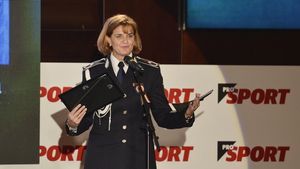 Baza sportivă de la Snagov va avea o alee dedicată medaliaților olimpici la canotaj. Prima care-și va lăsa urmele palmelor e Elisabeta Lipă, cea mai valoroasă canotoare a secolului trecut