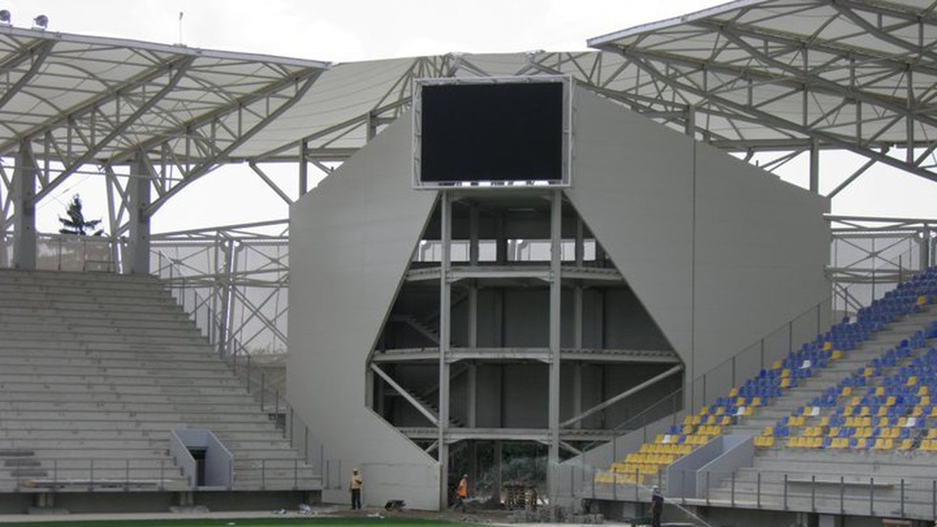 FOTO** S-a montat tabela pe stadionul "Ilie Oană"