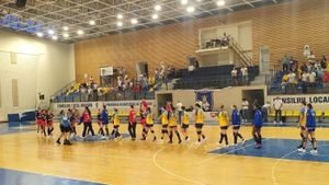A început Liga Florilor! CSM Galați a s-a prezentat la Brașov cu doar 8 handbaliste! Prima surpriză a fost furnizată de CSM Slatina care a câștigat cu Rapid!