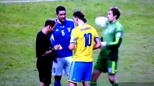Tupeu maxim! VIDEO – Ibrahimovic, unul dintre cele mai urâte gesturi din 2013. Cu arbitrul lângă el, suedezul și-a bătut joc de un adversar
