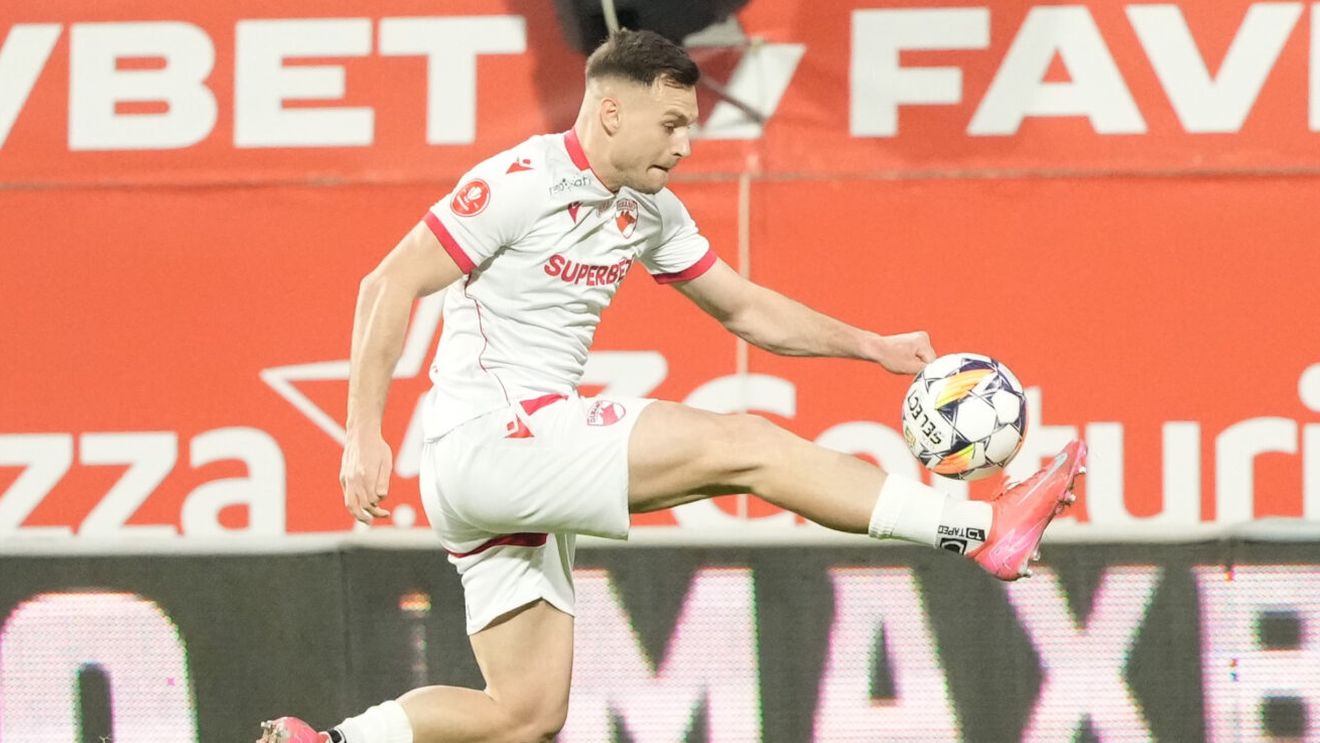 Dennis Politic a răbufnit şi şi-a făcut praf colegii, după CFR Cluj - Dinamo 3-1: „Nu suntem aici la număr!”