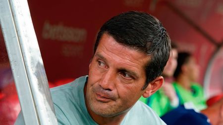 Ce transfer ciudat ar fi pentru Chivu. Manchester United nu știe cum să mai scape de el, iar italienii abia așteaptă să-l ia