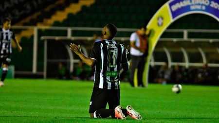 Transfer spectaculos al lui Adrian Mititelu: FC U Craiova îl ia pe Ruan Renato, un brazilian care a jucat la Botafogo! | EXCLUSIV