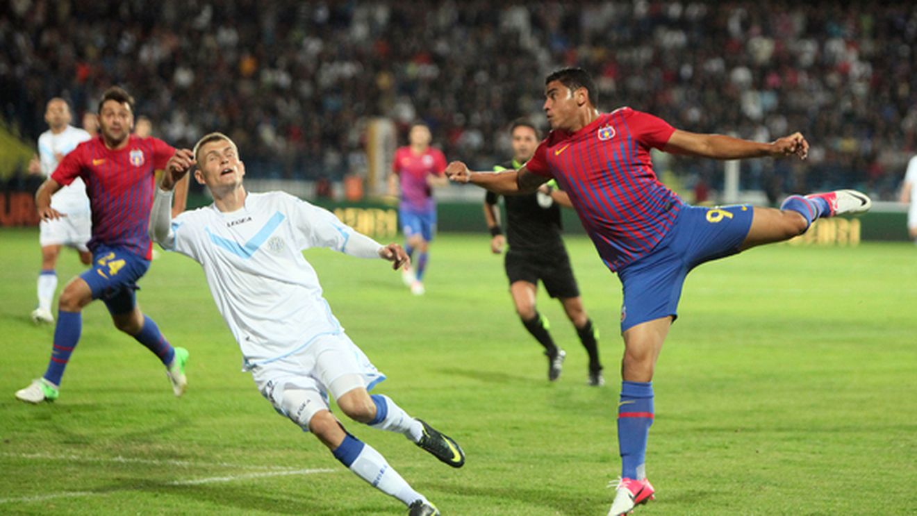Ei sunt "gemenii golului" la Steaua!** Gigi Becali INTERZICE perechea care ASIGURĂ‚ un gol pe meci! "De unul dintre ei scap GRATIS"