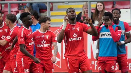 UTA - Petrolul 2-0, Live Video Online, în etapa 7 din play-out-ul Superligii. „Bătrâna Doamnă” se impune și iese din zona periculoasă a clasamentului