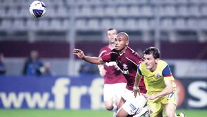 "Bilă" a venit pentru familie!** Fostul atacant al Stelei a avut mai multe oferte, dar a ales Rapid pentru a fi aproape de mamă și de soție